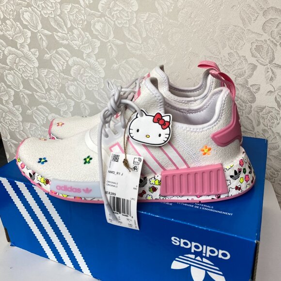 Size 6.5 Hello Kitty Adidas Originals NMD R1 White Pink IE8289 - Picture 3 of 16